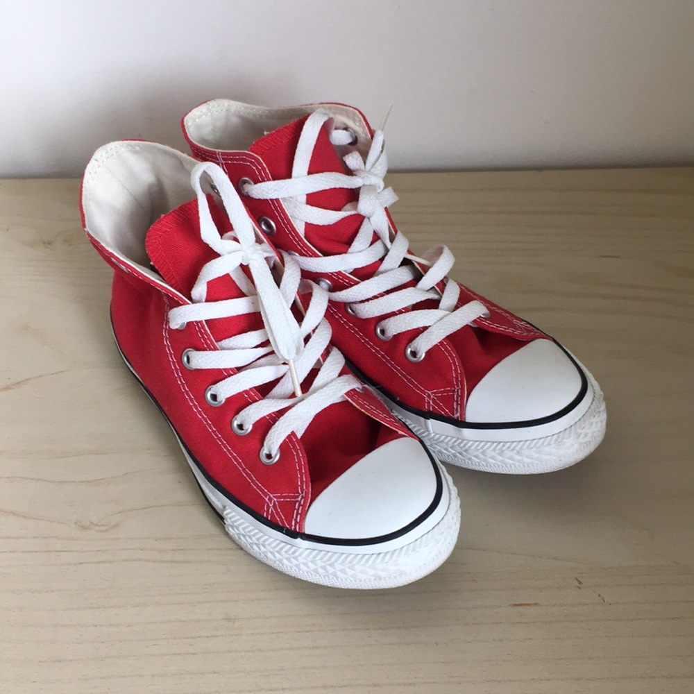 ⭐️Converse high top red⭐️